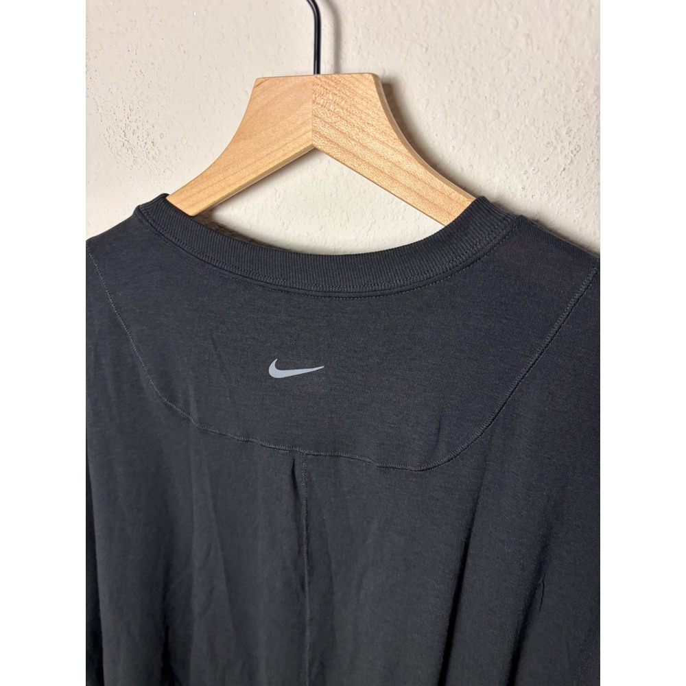 ☀️Nike Womens Training T-Shirt Black Loose Fit Plus Size 2X FN2816-010 NEW - Picture 3 of 4